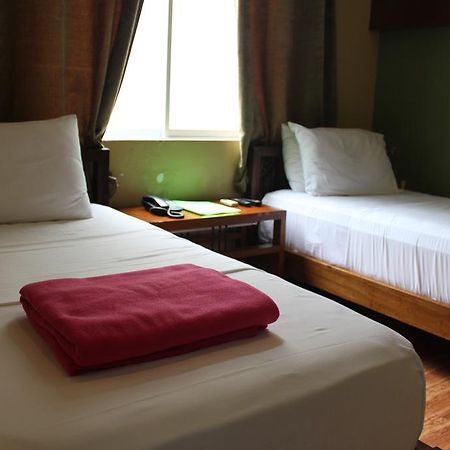 Purple Tree Bed & Breakfast Paranaque City Esterno foto