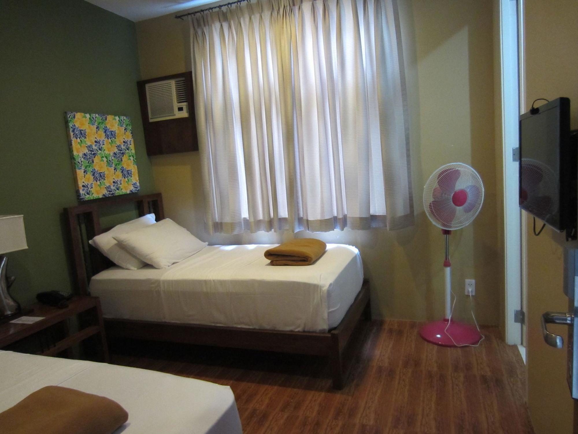 Purple Tree Bed & Breakfast Paranaque City Esterno foto