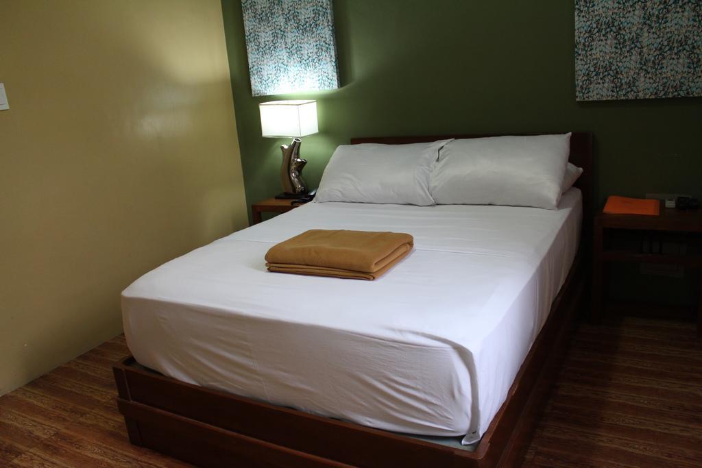 Purple Tree Bed & Breakfast Paranaque City Esterno foto