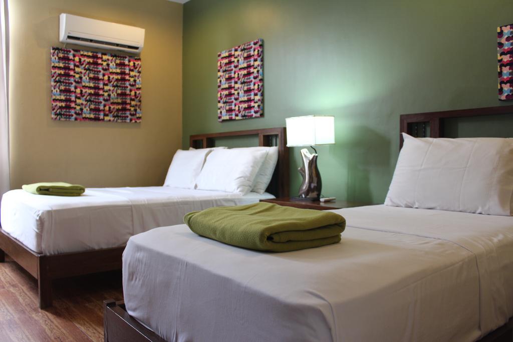 Purple Tree Bed & Breakfast Paranaque City Esterno foto